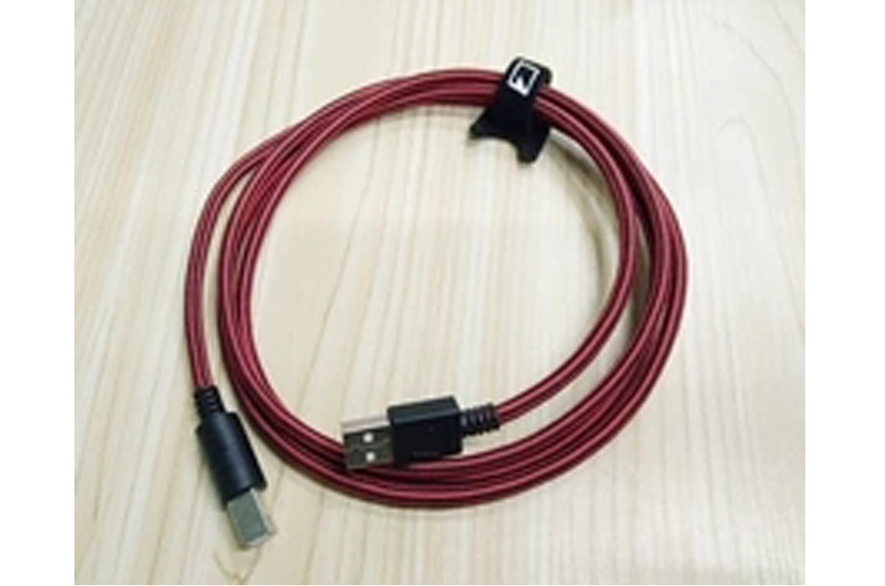 Custom USB cable with red and black cable cover for Europe and the United States market